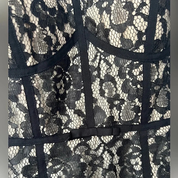 Guess Black & Cream Lace  Mini Dress | Size 3 - Picture 2 of 7